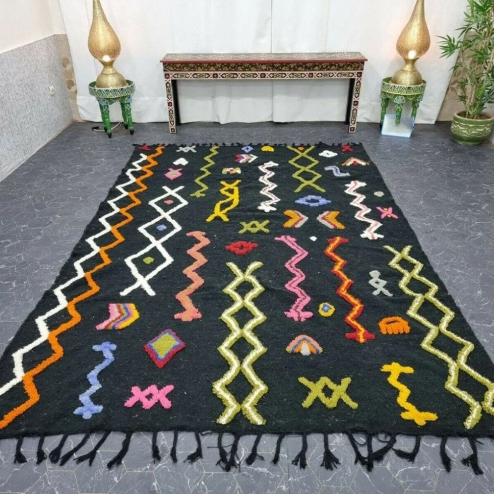 Alfombra kilim bereber tribal negra