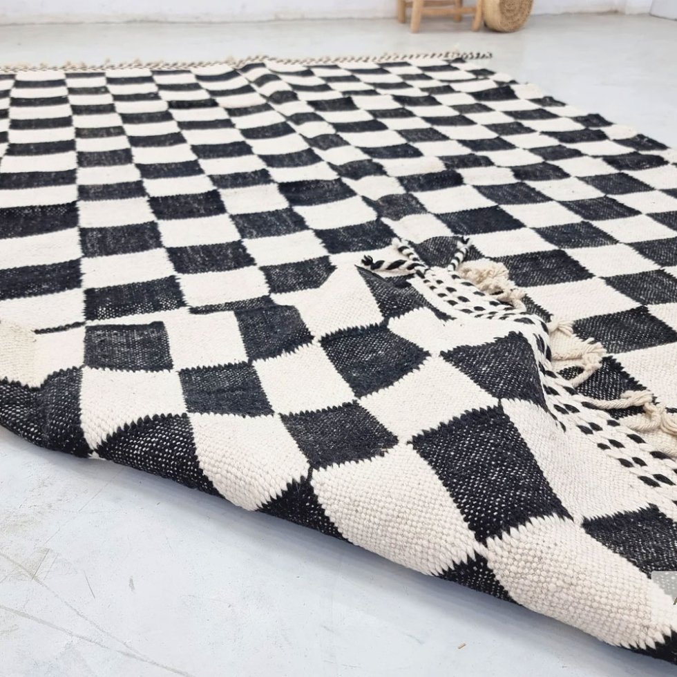 Tapiz de tela marroquí con carrete negro y blanco