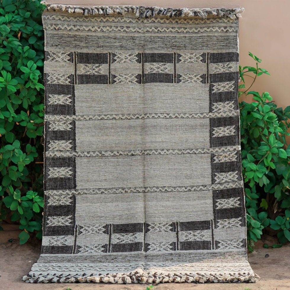 Kilim indio gris moderno geométrico