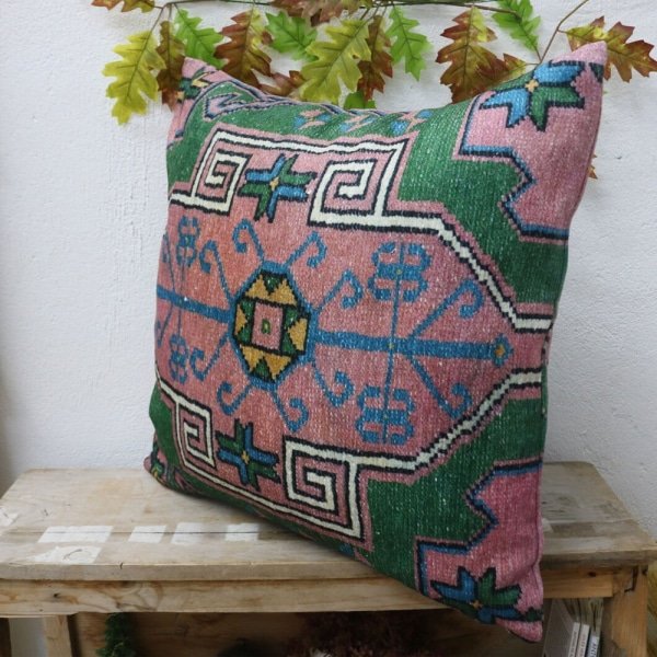 Almohada kilim verde
