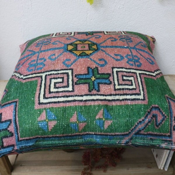 Almohada kilim verde