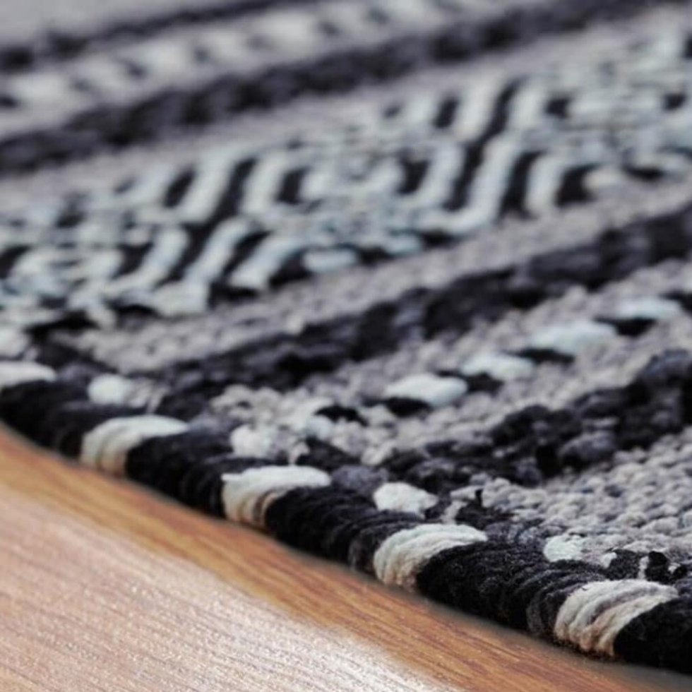 Alfombra kilim moderna negra hecha a mano