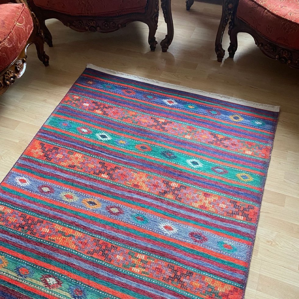 Alfombra estampada estilo afgano a rayas