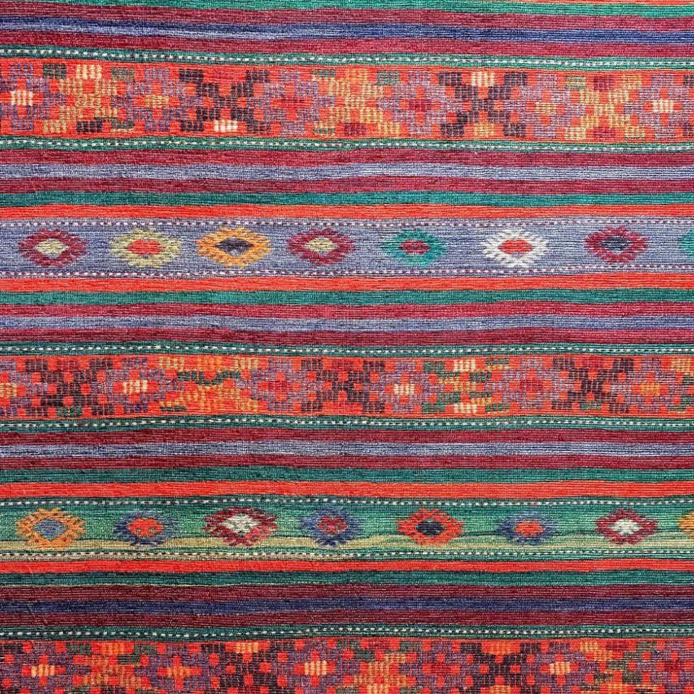 Alfombra estampada estilo afgano a rayas