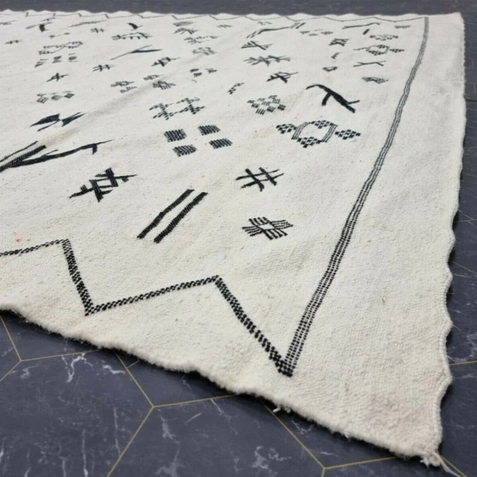 Alfombra kilim bereber tribal blanca