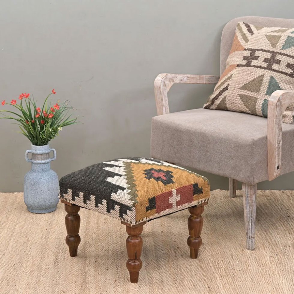 Taburete otomano oriental de kilim