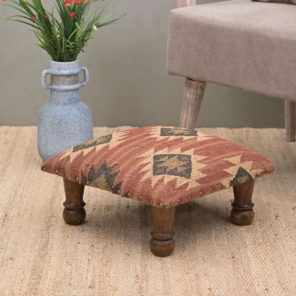 Pequeño taburete otomano kilim óxido