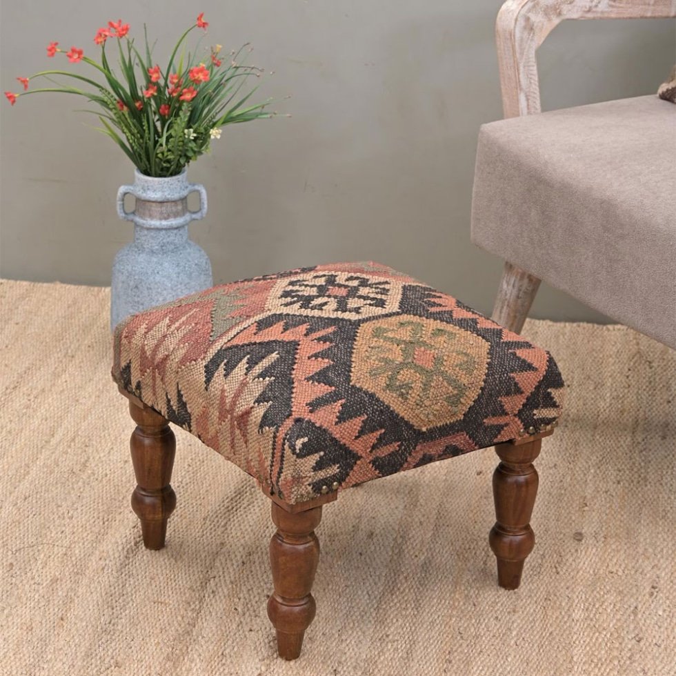 Taburete otomano de kilim tribal