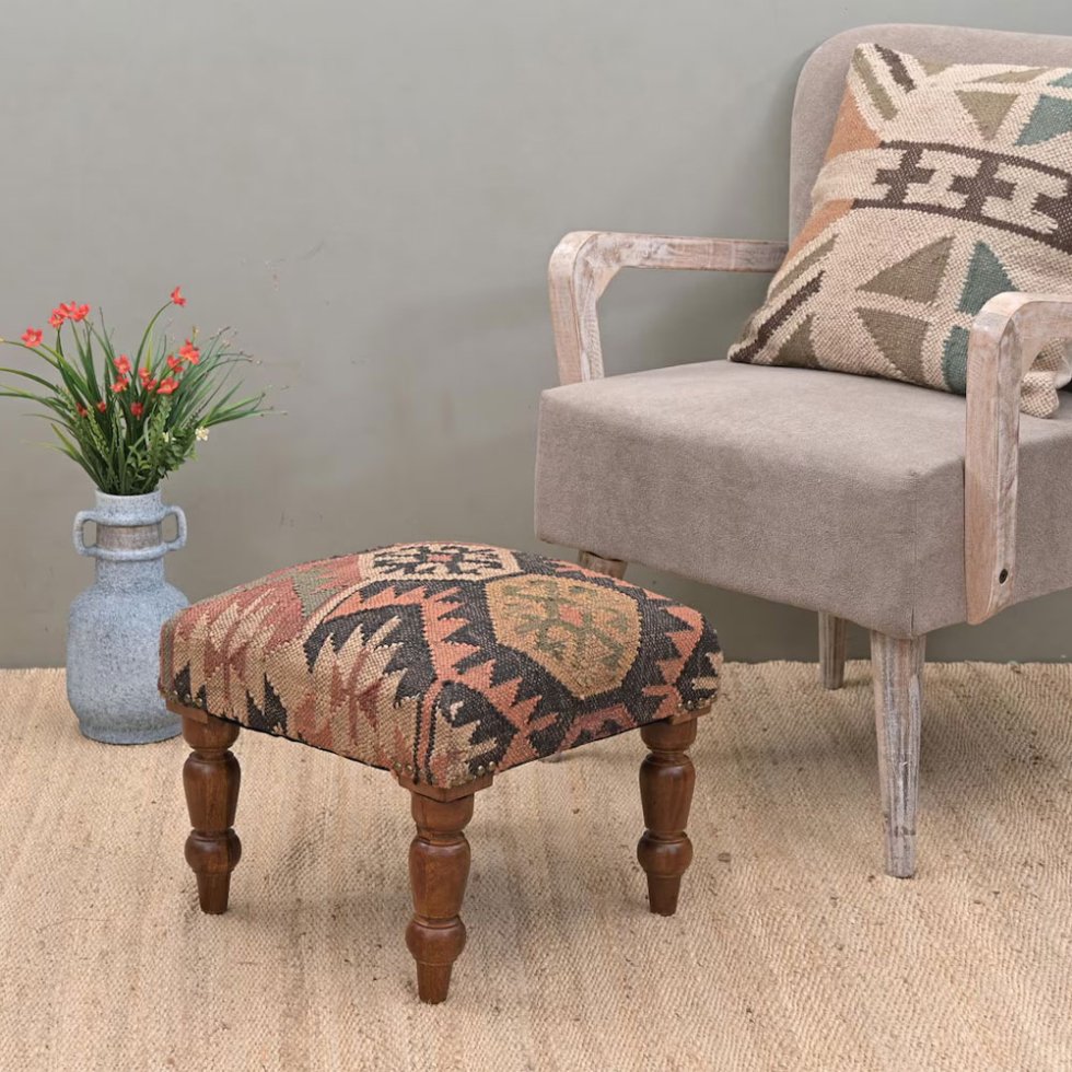 Taburete otomano de kilim tribal