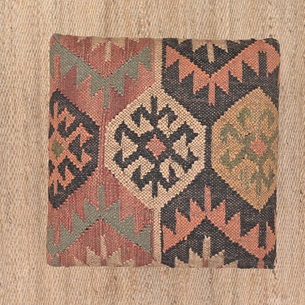 Taburete otomano de kilim tribal