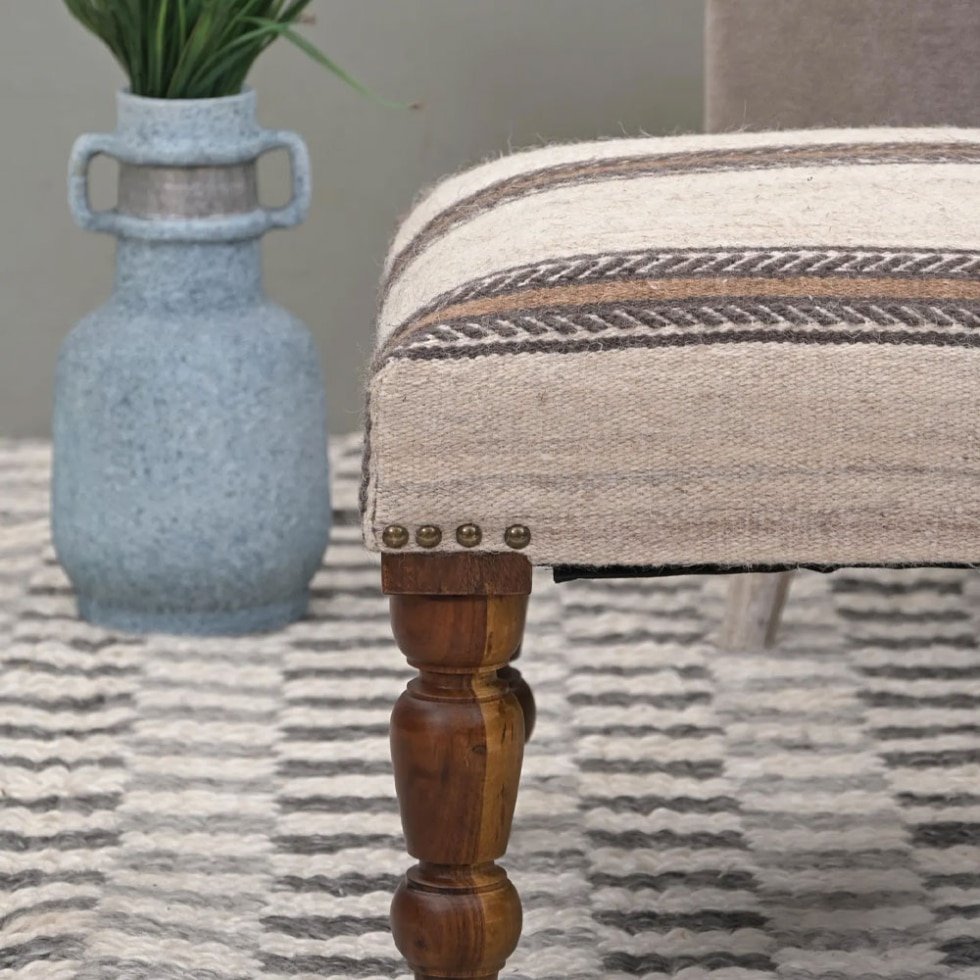 Taburete puf otomano rectangular de lana kilim