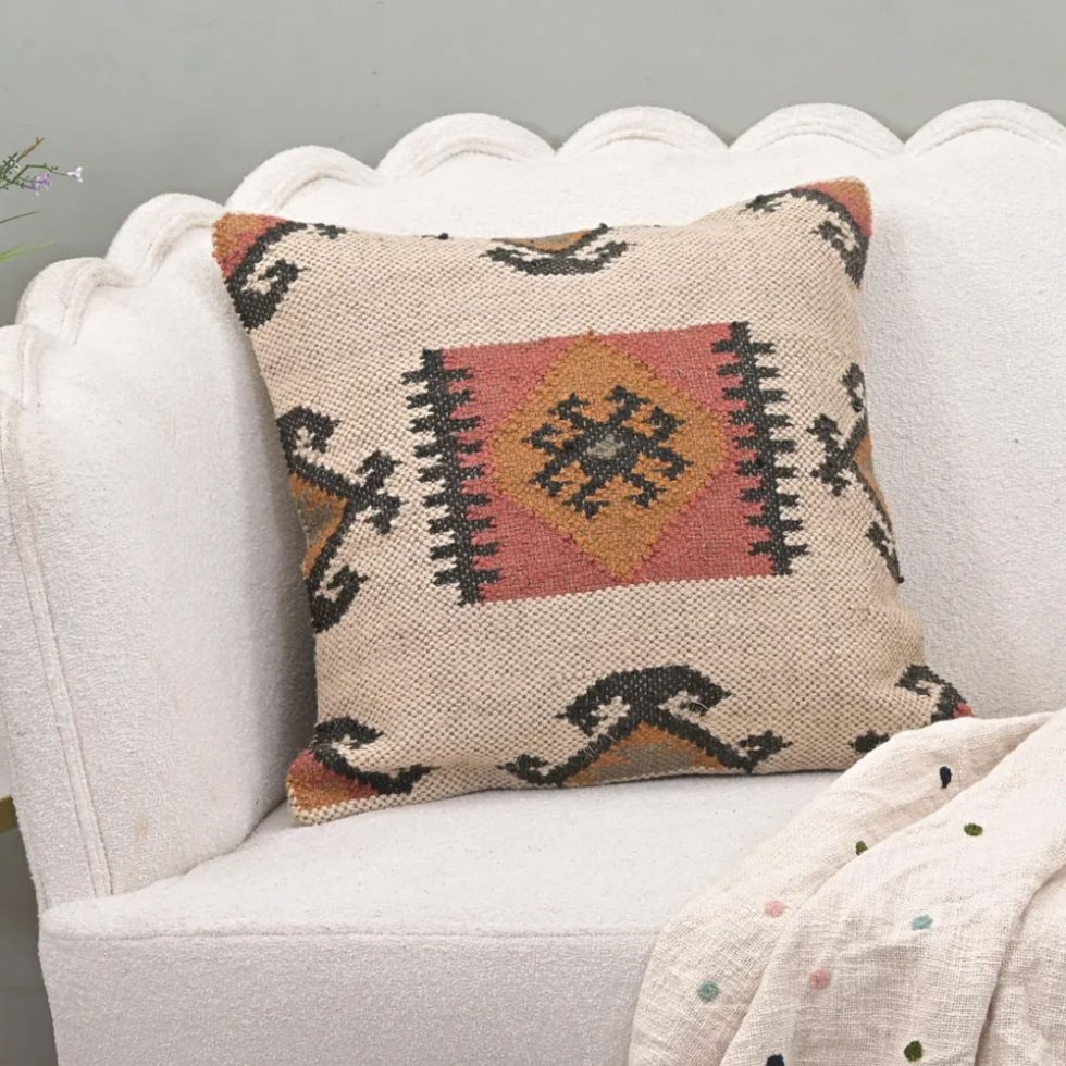 20x20 almohada kilim marfil ornamentada