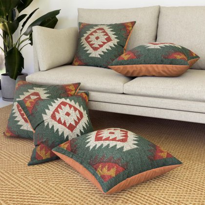 Cojines kilim ornamentados verdes