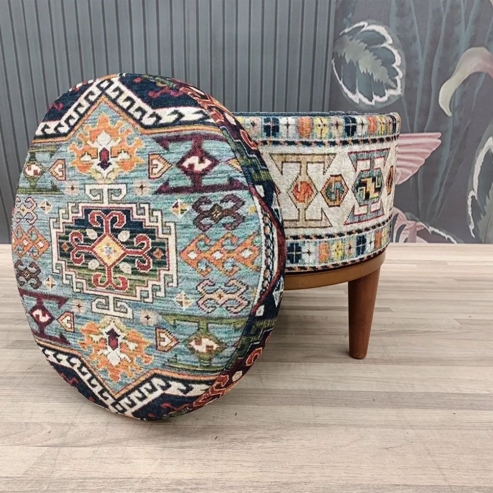 Otomana redonda de kilim turco con almacenaje
