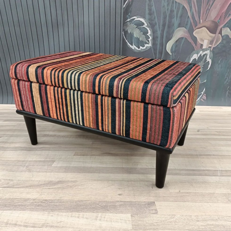 Mesa de centro otomana de kilim turco a rayas con almacenaje