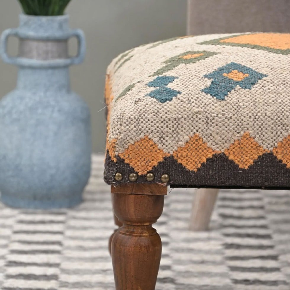 Taburete otomano kilim cuadrado blanco
